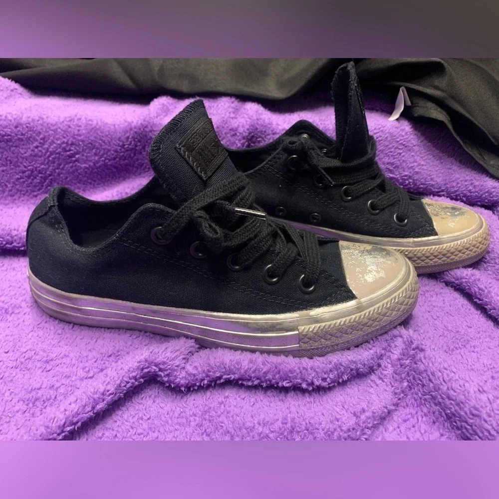 Converse Black & Metallic, Men’s size 4, like new, Preloved - Picture 1 of 3